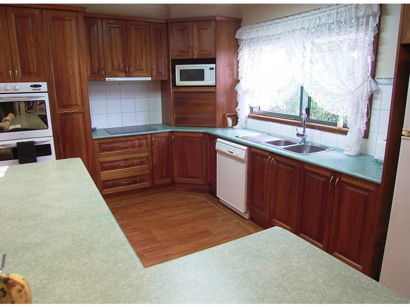 18 Raftery Road, Kialla VIC 3631