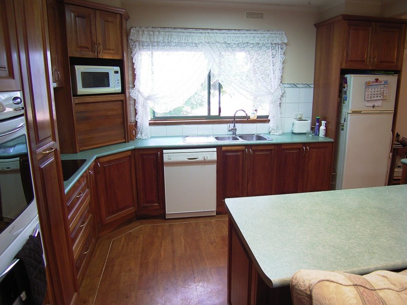 18 Raftery Road, Kialla VIC 3631