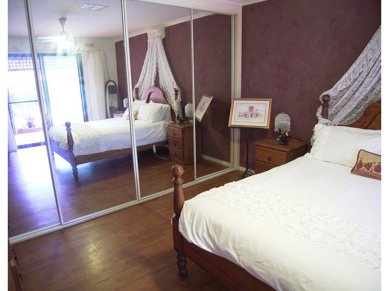 18 Raftery Road, Kialla VIC 3631