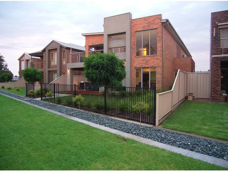 2/9-10 Jindabyne Court, Kialla VIC 3631