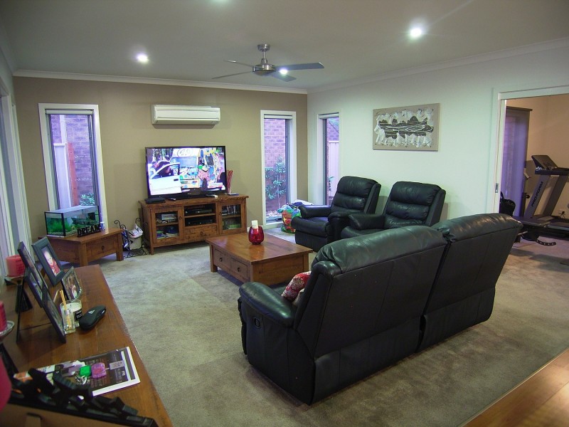 2/9-10 Jindabyne Court, Kialla VIC 3631