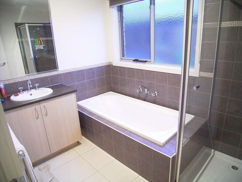 2/9-10 Jindabyne Court, Kialla VIC 3631