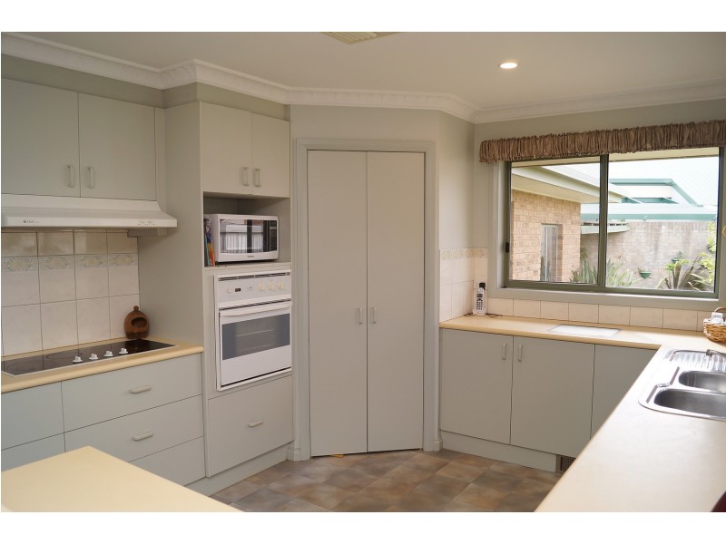 8 Sunrise Court, Shepparton VIC 3630