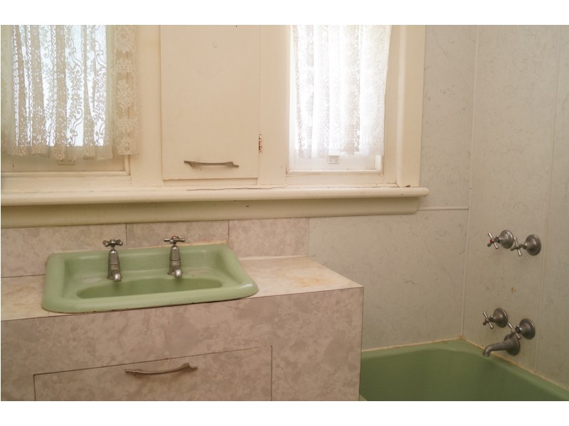 42 Newlyn Street, Shepparton VIC 3630