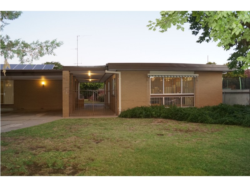 27 Gourlay Street, Shepparton VIC 3630