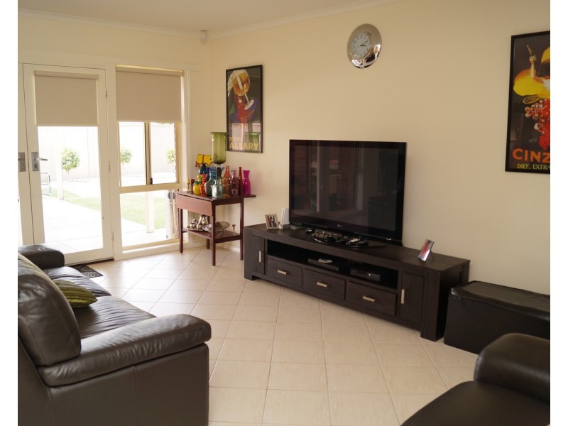 24 Romney Crescent, Shepparton VIC 3630