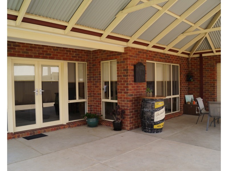 24 Romney Crescent, Shepparton VIC 3630