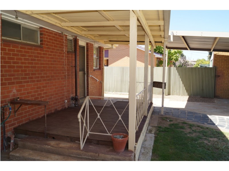 8 Poplar Avenue, Shepparton VIC 3630