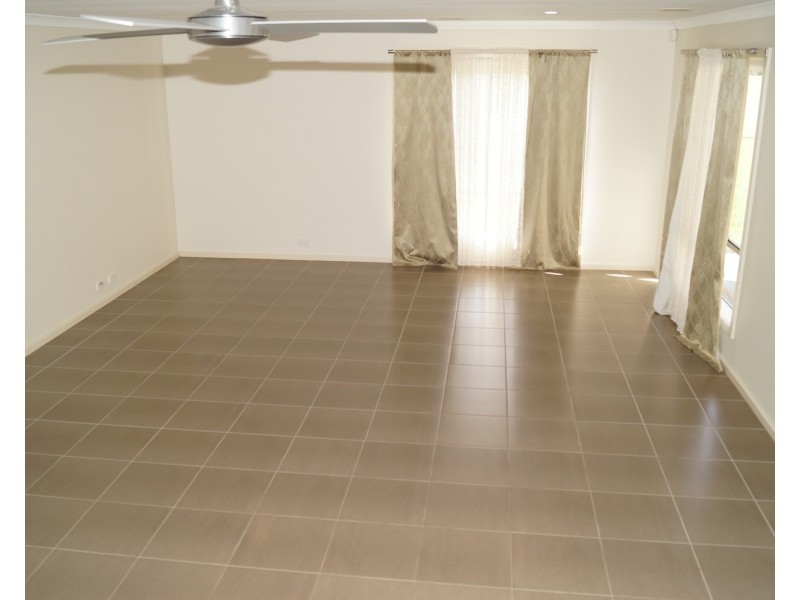 10 Sherwood Court, Shepparton North VIC 3631