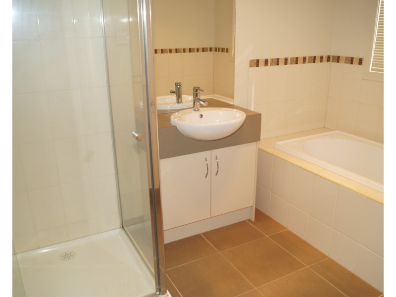 10 Sherwood Court, Shepparton North VIC 3631