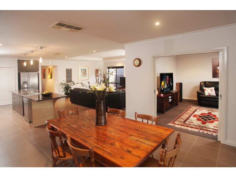 6 Wanderers Lane, Kialla VIC 3631