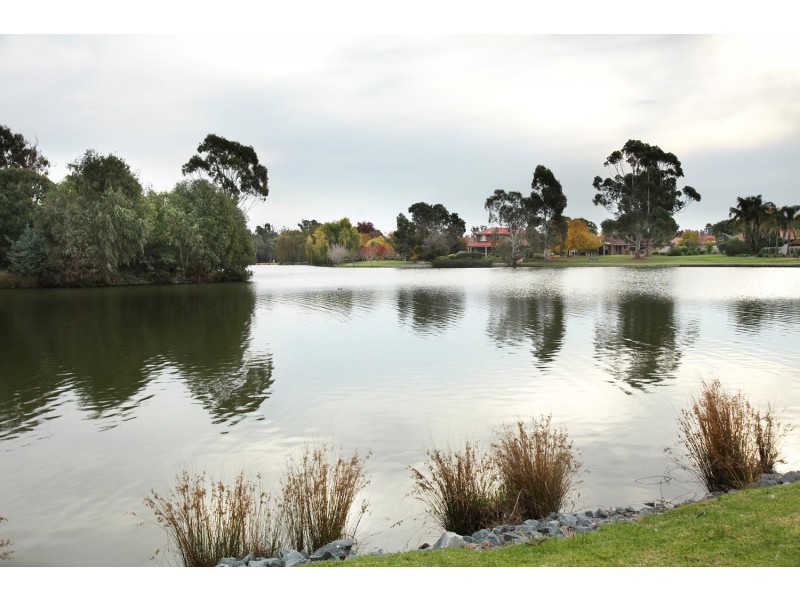 12 Lauriston Court, Kialla VIC 3631