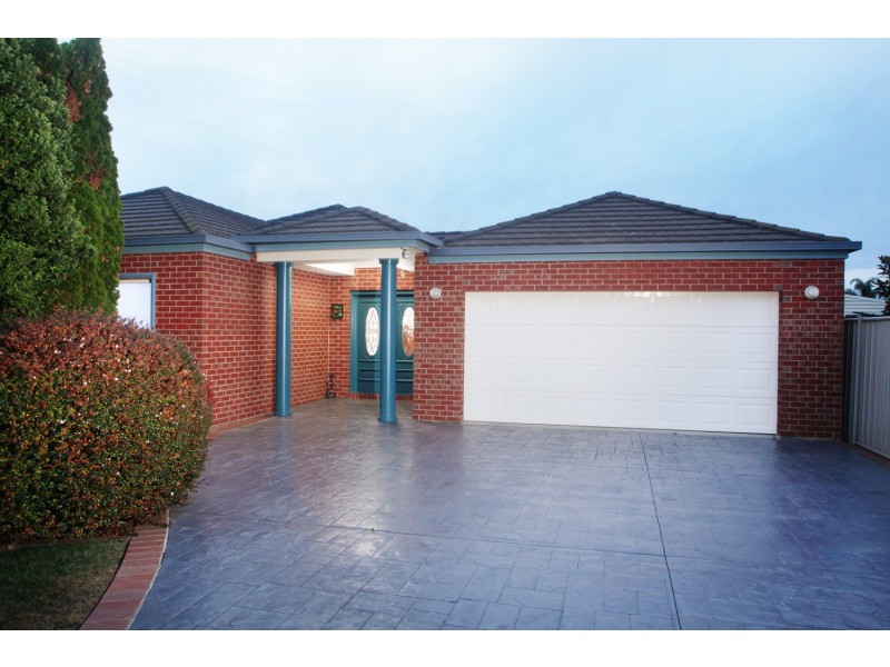 12 Lauriston Court, Kialla VIC 3631