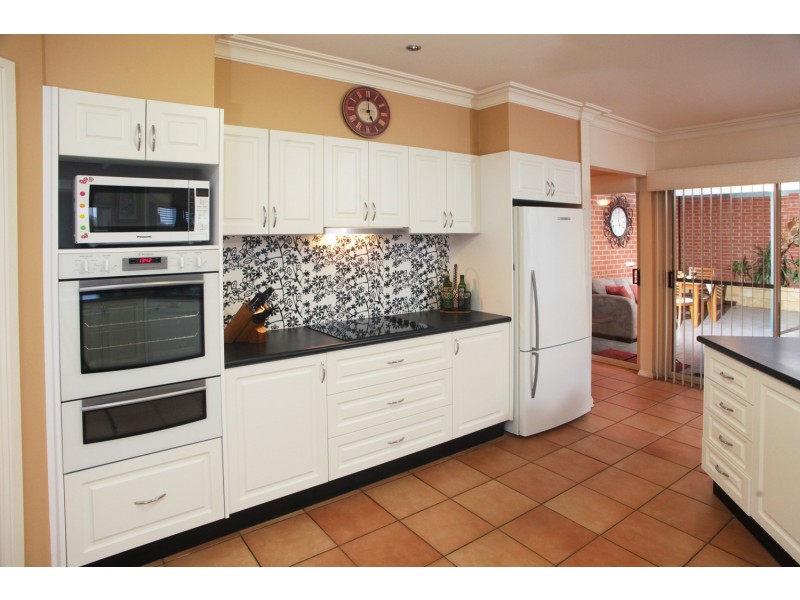 12 Lauriston Court, Kialla VIC 3631