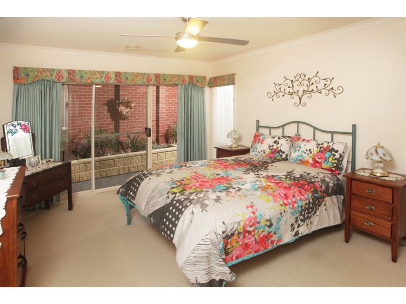 12 Lauriston Court, Kialla VIC 3631