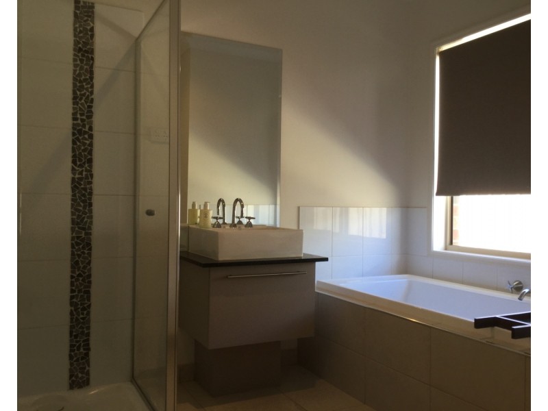 13 Brambuck Avenue, Kialla VIC 3631