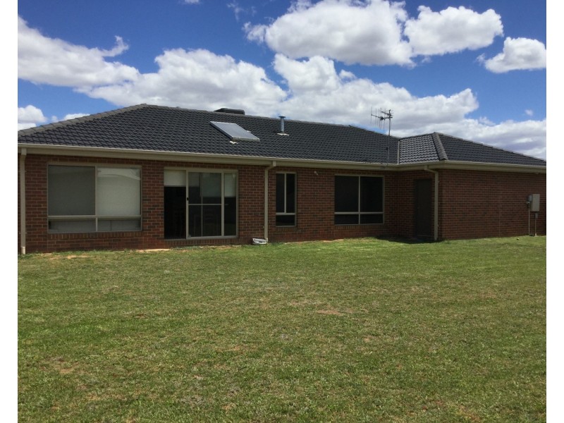 13 Brambuck Avenue, Kialla VIC 3631