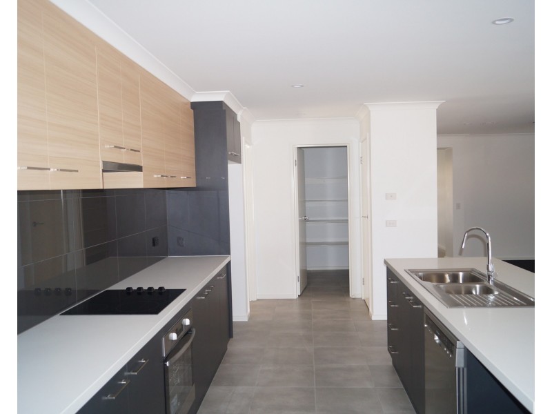 18 Aspendale Crescent, Shepparton North VIC 3631