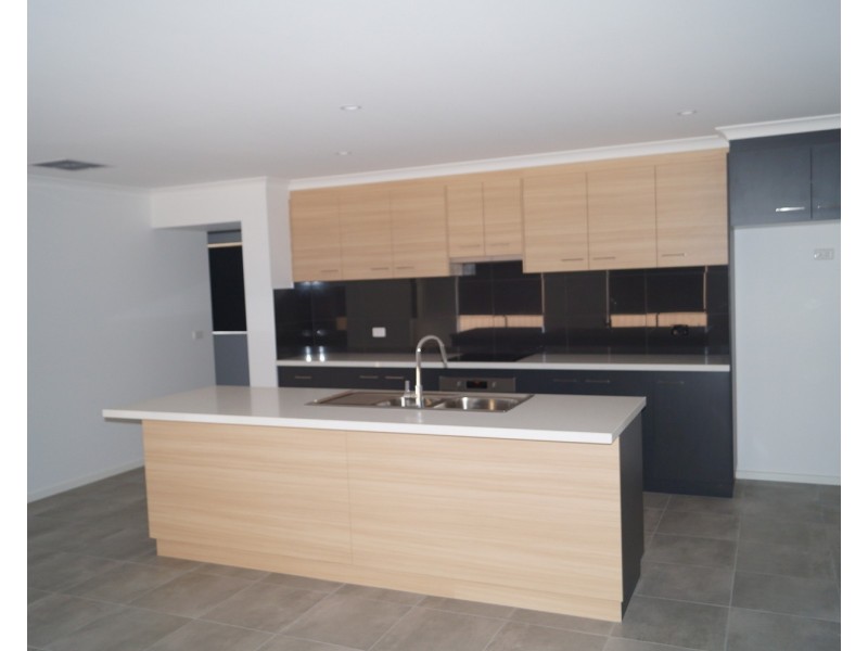 18 Aspendale Crescent, Shepparton North VIC 3631