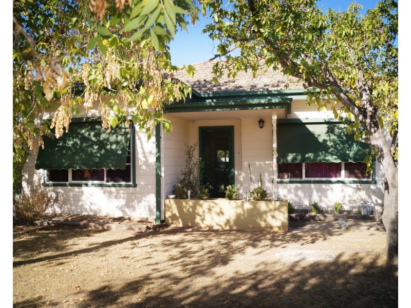 7 Dunkirk Avenue, Shepparton VIC 3630