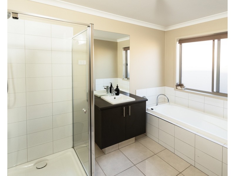 8 Teatree Place, Kialla VIC 3631