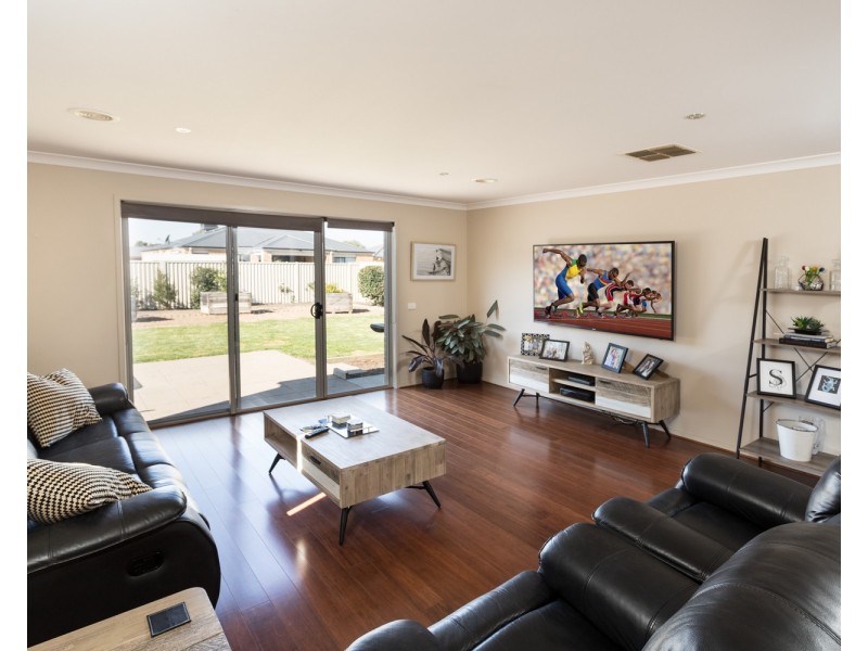 8 Teatree Place, Kialla VIC 3631