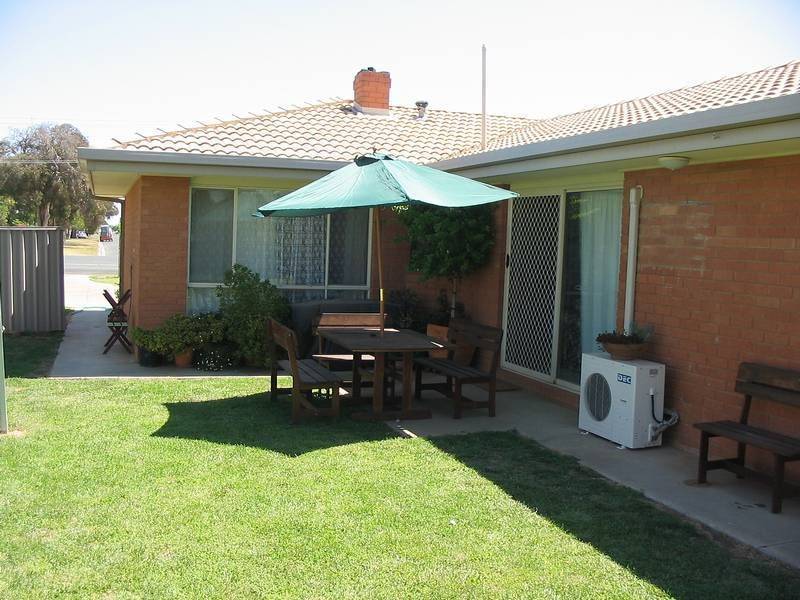 120 Crispe Street, Deniliquin NSW 2710
