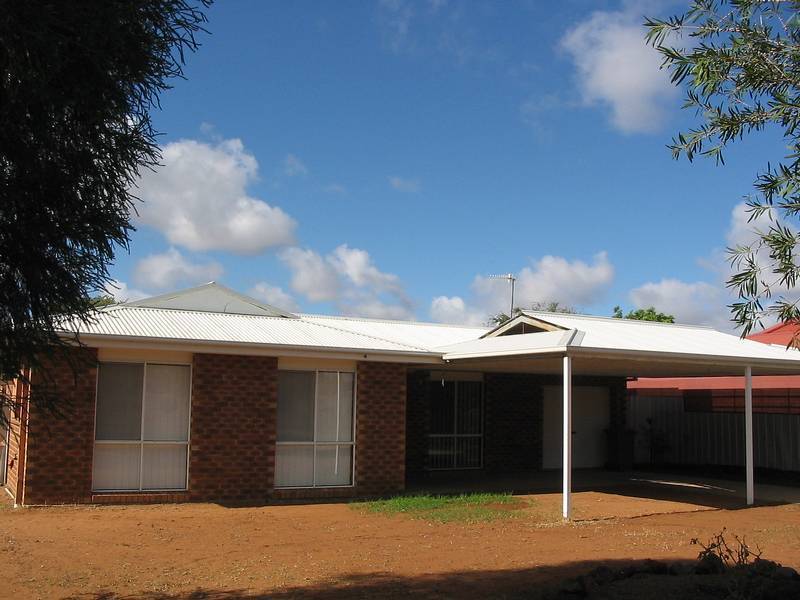 118  Wyatt Street, Deniliquin NSW 2710