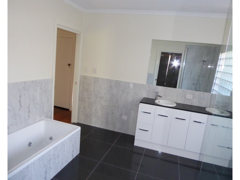 23 Messmate Road, Ferntree Gully VIC 3156