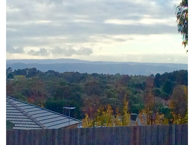 72 Valley Park Drive, Mooroolbark VIC 3138