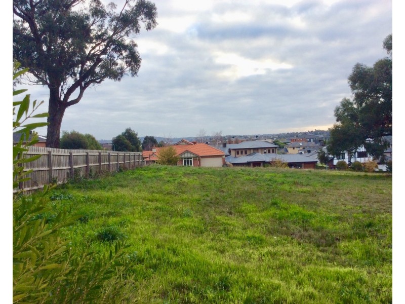 72 Valley Park Drive, Mooroolbark VIC 3138