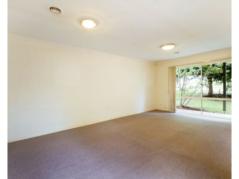 4B Vinter Avenue, Croydon VIC 3136