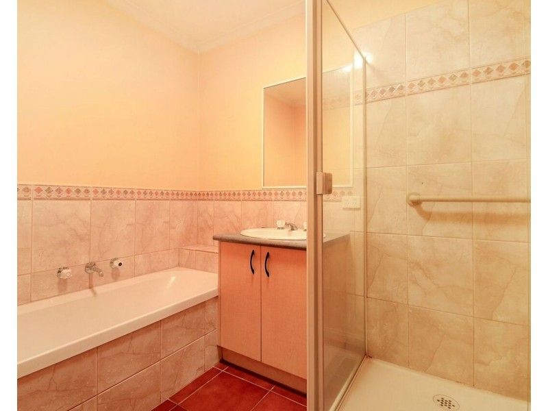 4B Vinter Avenue, Croydon VIC 3136