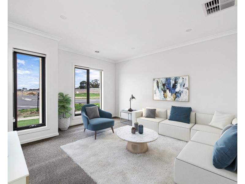 38  Laker Boulevard, Clyde North VIC 3978