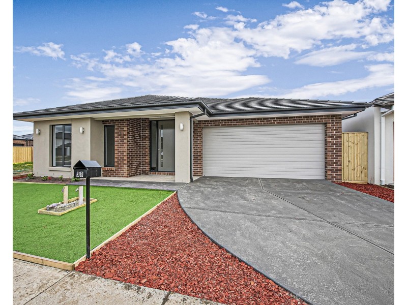 38  Laker Boulevard, Clyde North VIC 3978