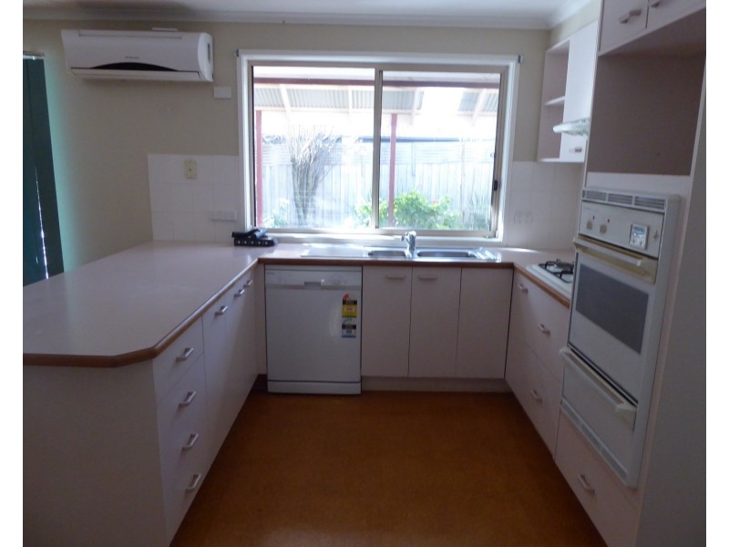 5 Metcalf Crescent, Rowville VIC 3178