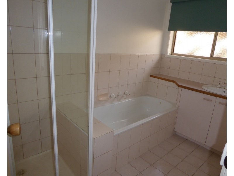 5 Metcalf Crescent, Rowville VIC 3178