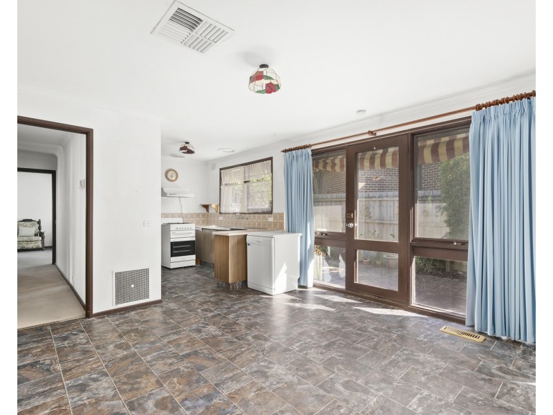 17 Birchfield Crescent, Wantirna VIC 3152