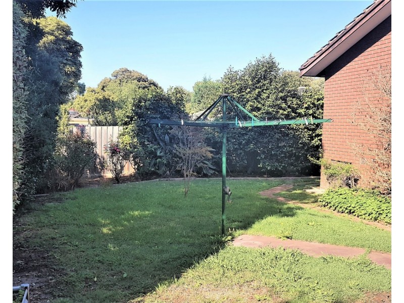 17 Birchfield Crescent, Wantirna VIC 3152