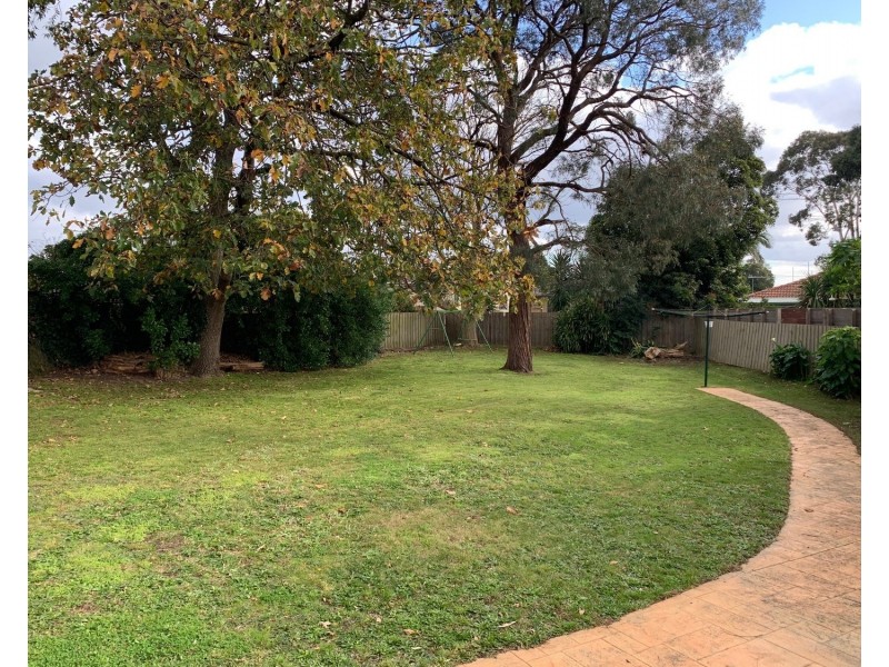 4 Belot Close, Bayswater VIC 3153