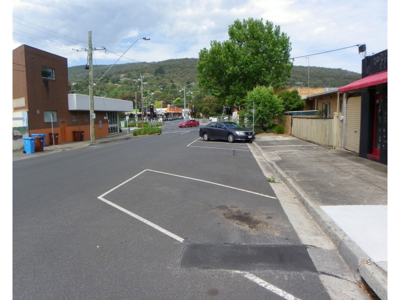 1 The Avenue, Ferntree Gully VIC 3156