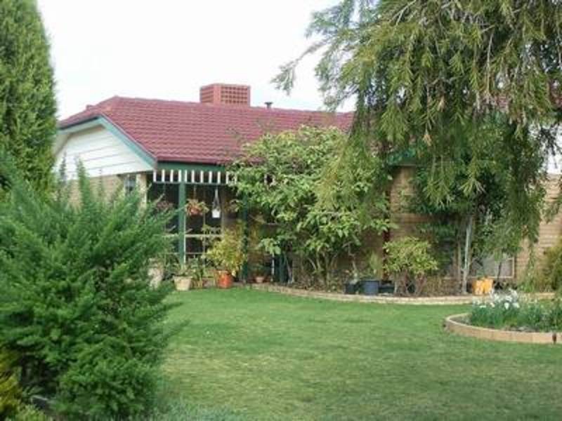 4 Sheraton Crescent, Ferntree Gully VIC 3156