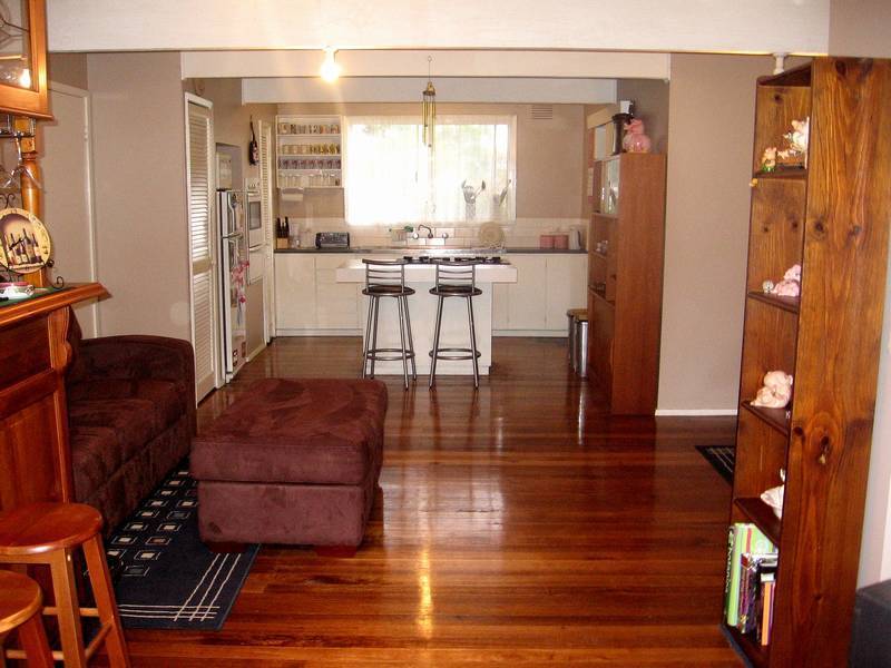 16 Greenaway Drive, Ferntree Gully VIC 3156