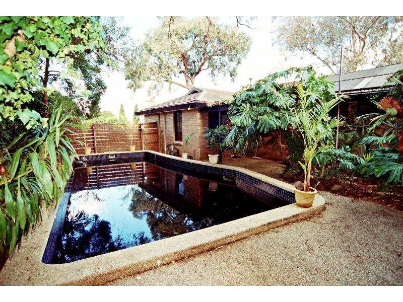 2 Thornley Close, Ferntree Gully VIC 3156