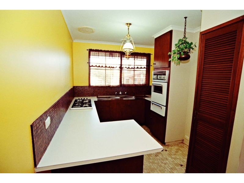 2 Thornley Close, Ferntree Gully VIC 3156