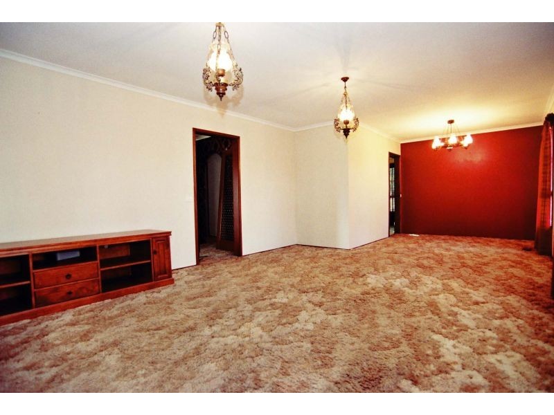 2 Thornley Close, Ferntree Gully VIC 3156