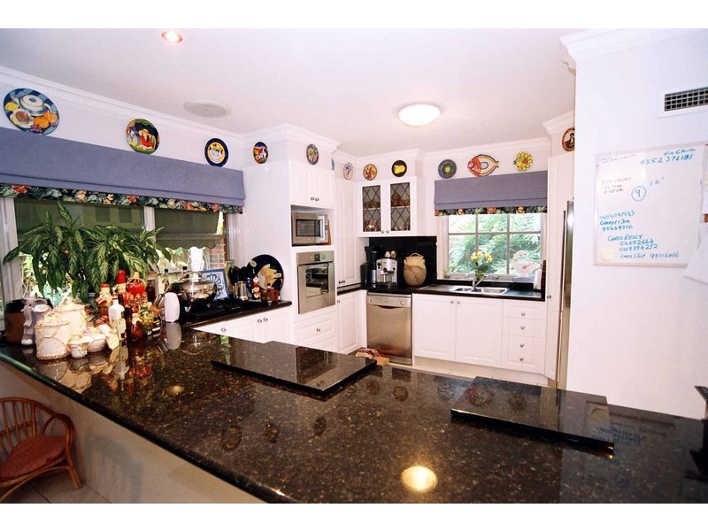 2 Parkhaven Way, Knoxfield VIC 3180
