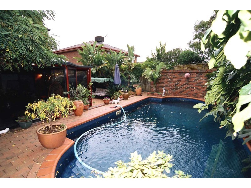 2 Parkhaven Way, Knoxfield VIC 3180