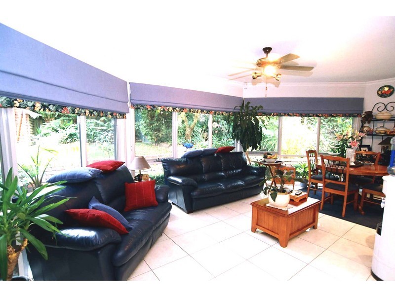 2 Parkhaven Way, Knoxfield VIC 3180