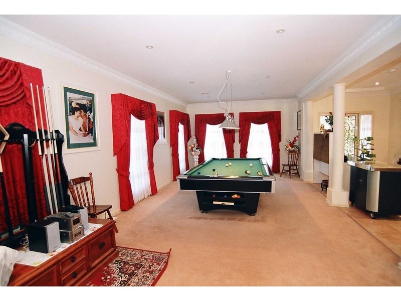 42 Windsor Drive, Lysterfield VIC 3156